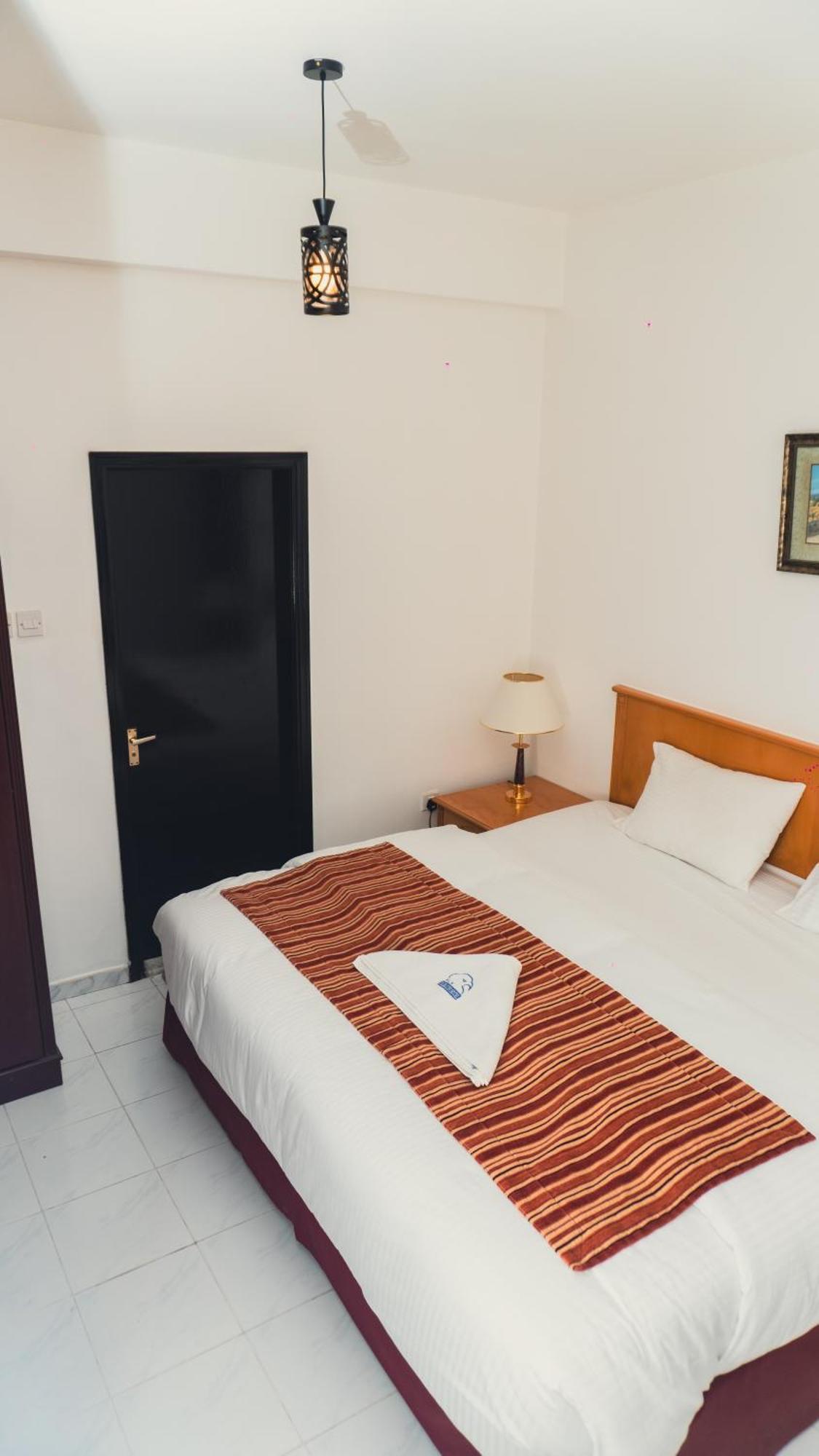 Pan Emirates Hotel Apartments Sharjah Esterno foto